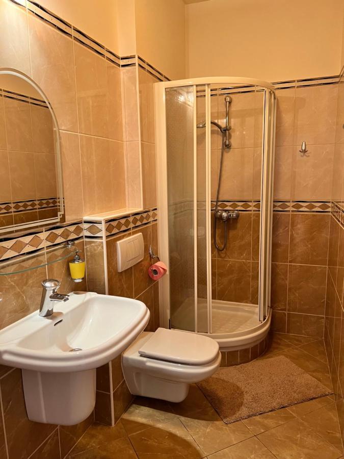Party Villa Holiday Rent Balatonföldvár Esterno foto