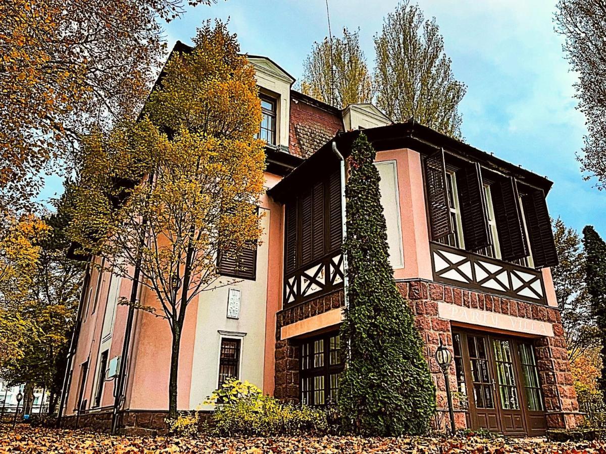 Party Villa Holiday Rent Balatonföldvár Esterno foto