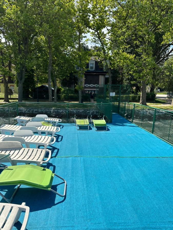 Party Villa Holiday Rent Balatonföldvár Esterno foto