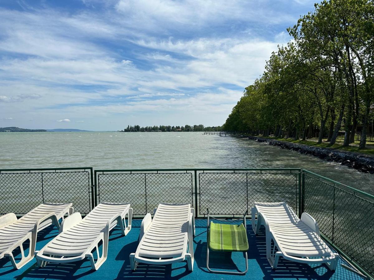 Party Villa Holiday Rent Balatonföldvár Esterno foto